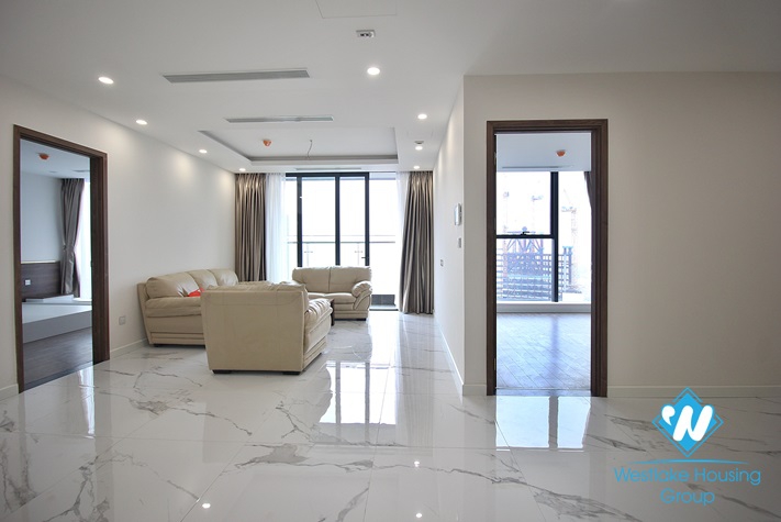 Unfurnished duplex apartment in Sunshine City for rent
